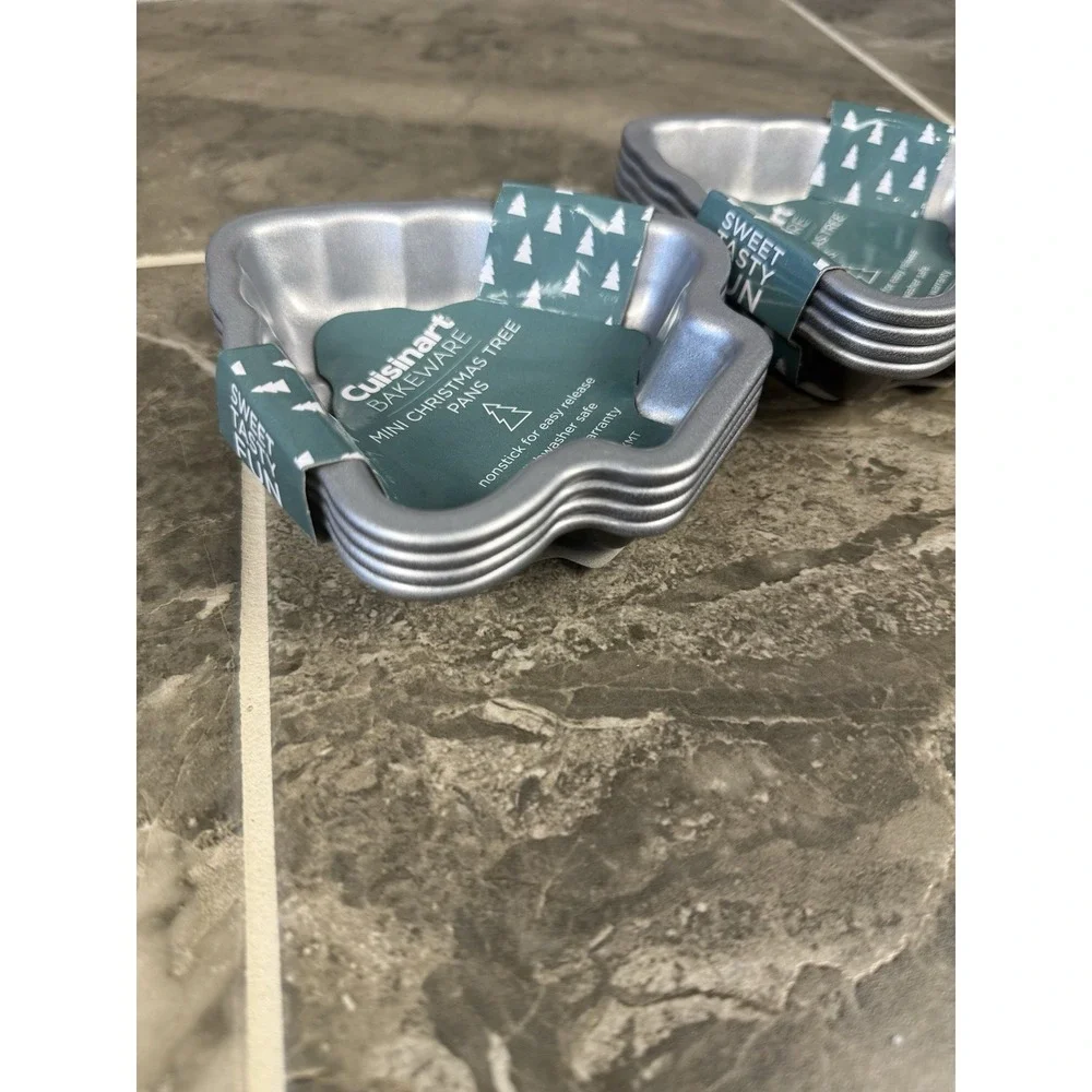 Cuisinart Bakeware Mini Christmas Tree Cake Pans 2 – 4 Piece Set (CMBM-4XMT) New